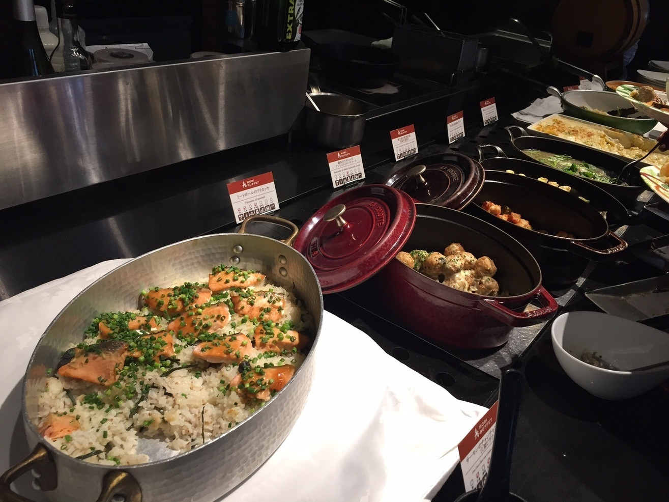 「定山溪鶴雅リゾートスパ森の謌」料理 978350 土鍋料理がたくさん