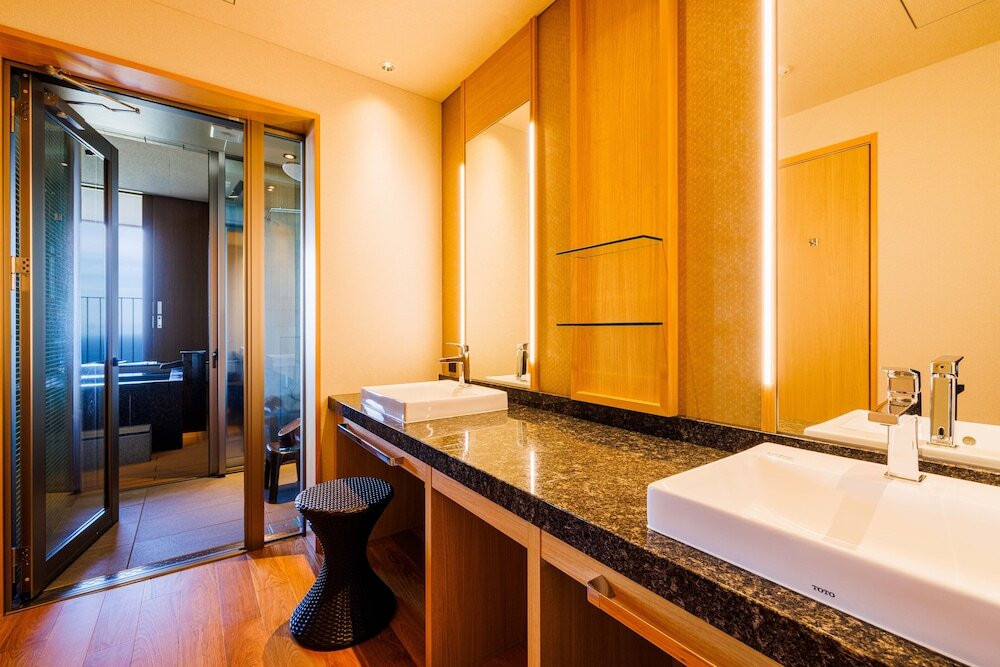 ラグジュアリースイート／温泉露天風呂