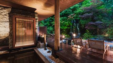 鬼灯の湯の滝 / 2