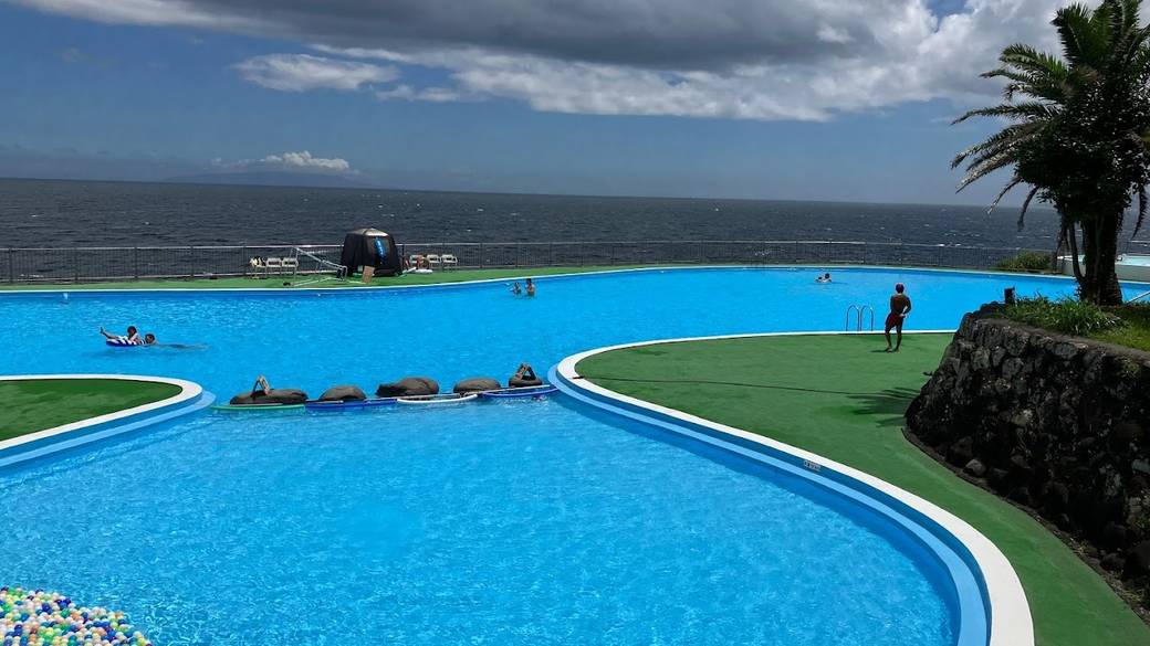 「海のプール」で
絶景を満喫！ / 1