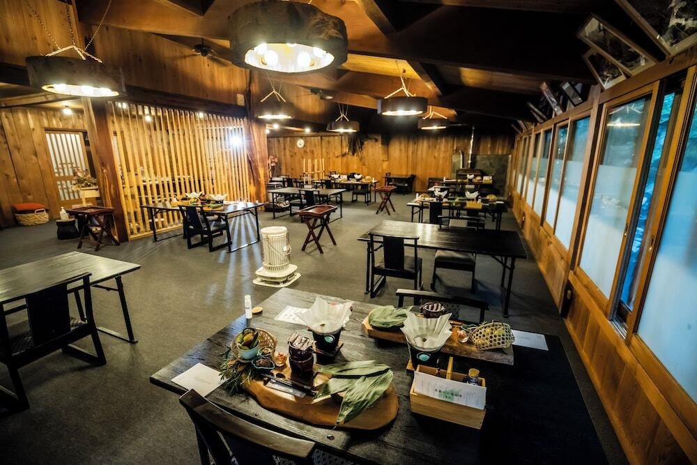 旅館のお食事処