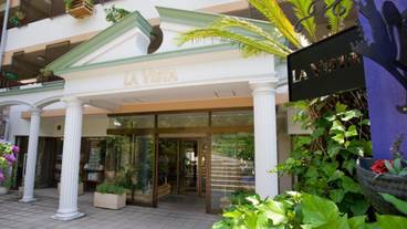 施設の入り口 / 11