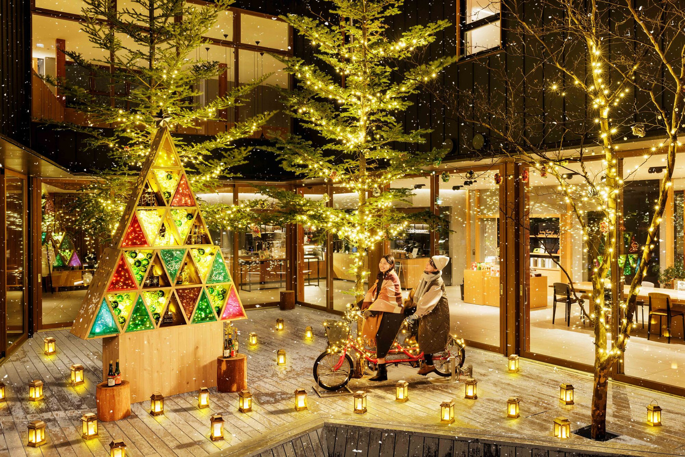 森の中で過ごす。遊び心に満ちたクリスマス3952578