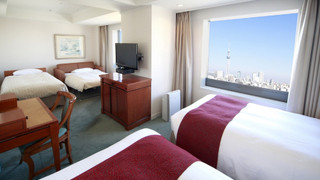 [禁煙] デラックスファミリーツインルーム (エキストラベッド1台+ソファーベッド1台)