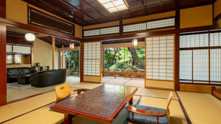 源泉かけ流し半露天風呂付【新春の館・和洋特別室／朝賀の間】禁煙