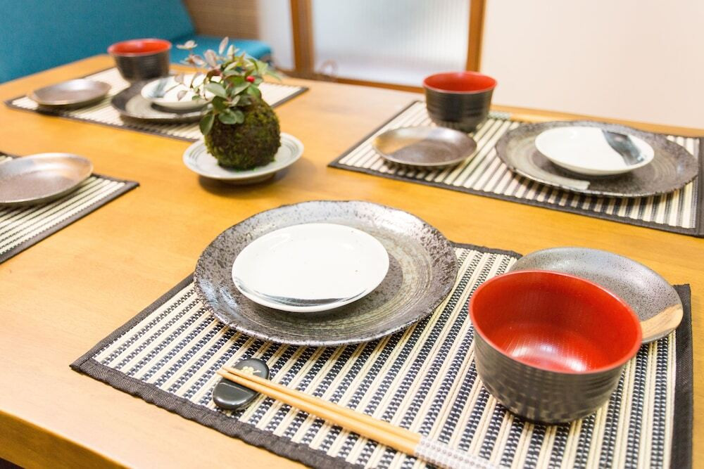 客室内のダイニングエリア