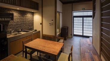 内部エントランス / 2