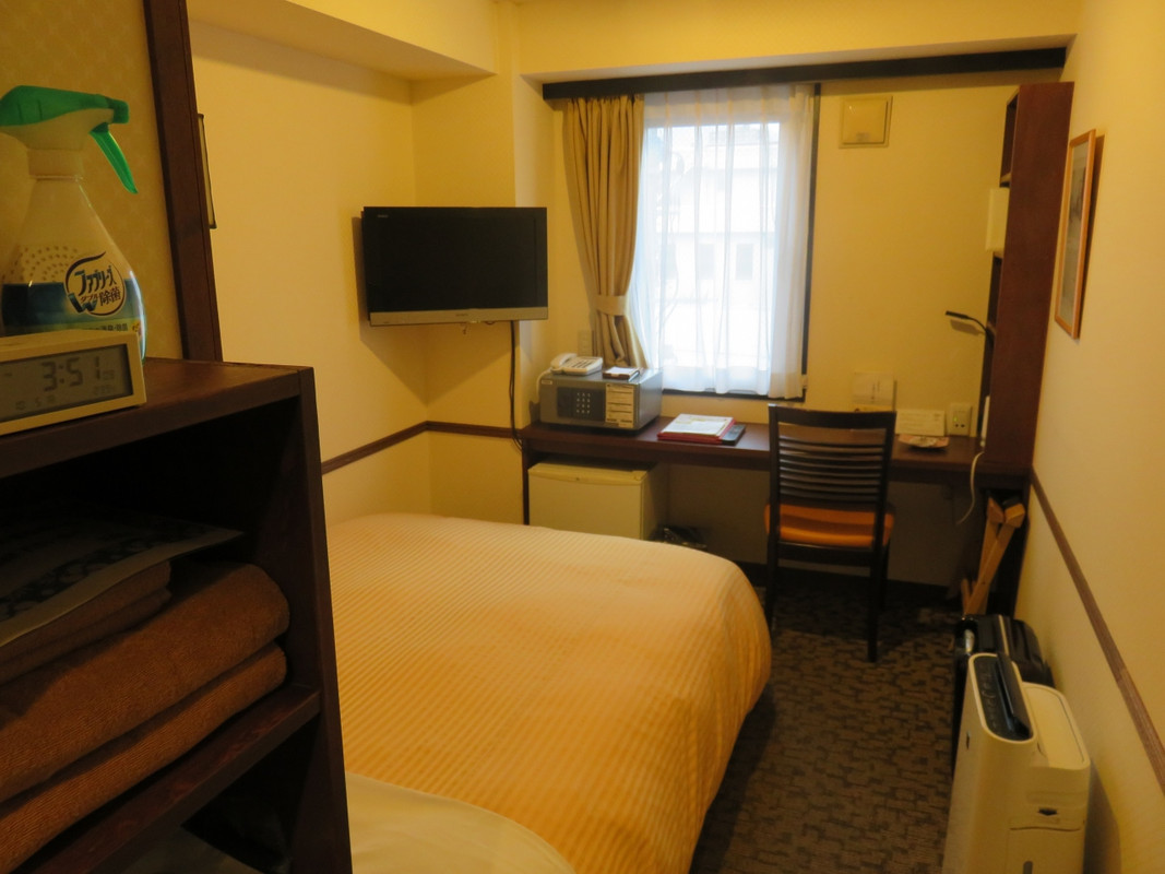 シングルなので少し狭い