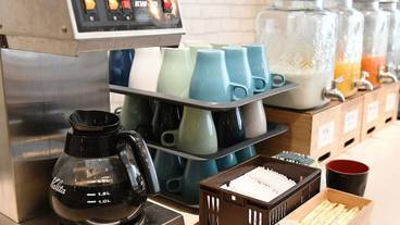 朝のドリンクサービス / 8