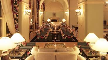 ロビーラウンジ / 3