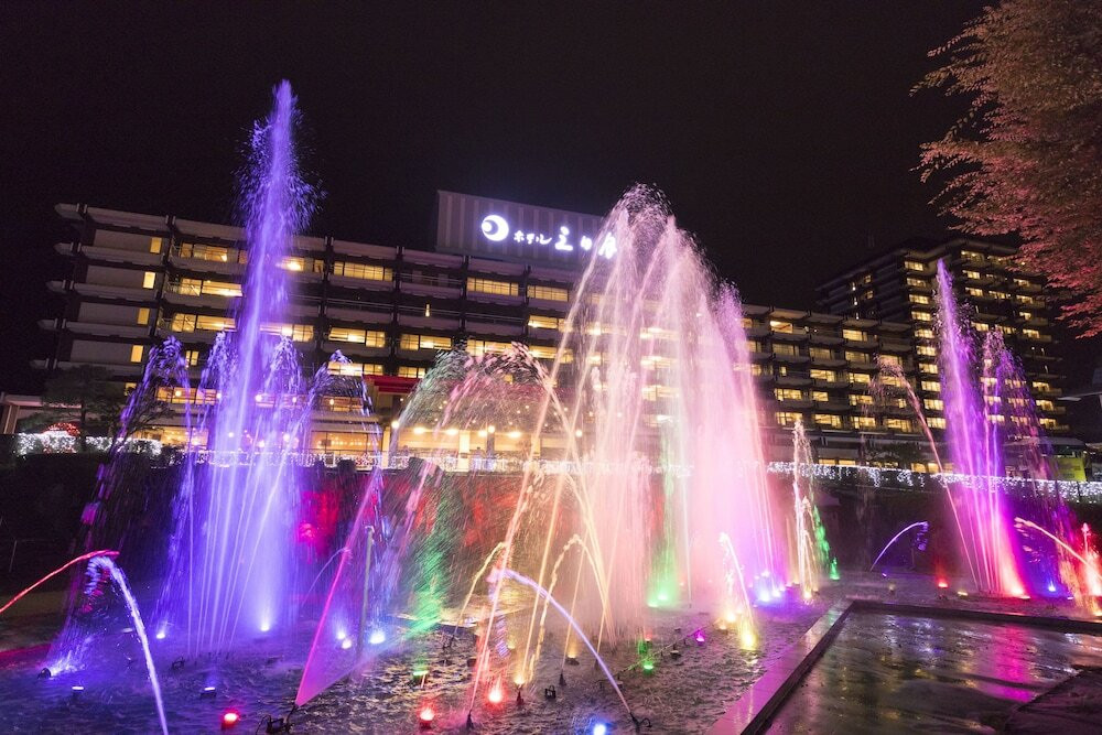 東京から約2時間!自然豊かな鬼怒川温泉の冬でもOKなプール♪4253719