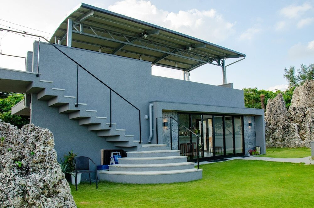 フロント棟外観