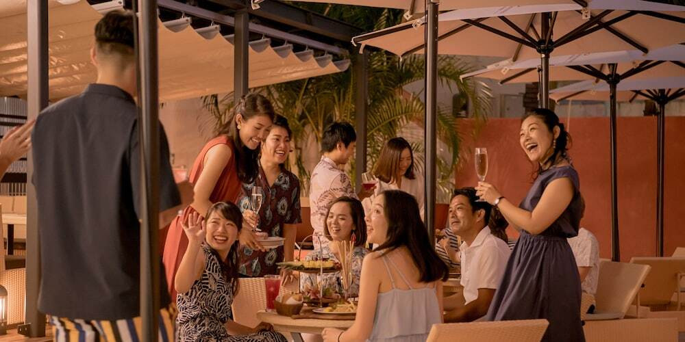 プールサイドバー