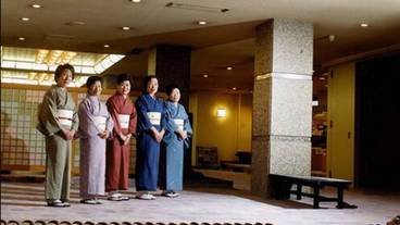 ロビーラウンジ / 3