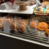 ベーカリー&カフェ Komorebi Table（ベーカリーアンドカフェコモレビテーブル）