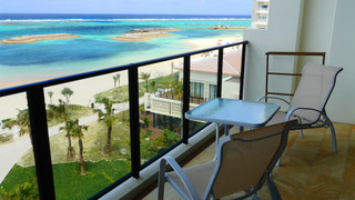 プレミアム ルーム キングベッド 1 台 バルコニー オーシャンビュー（プレミアムオーシャン キングルーム)