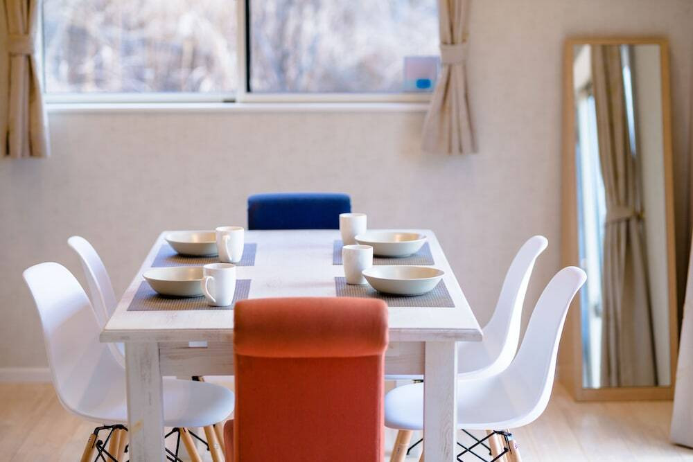 客室内のダイニングエリア