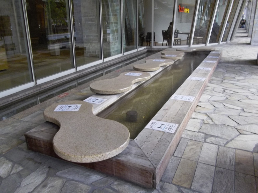 ホテル1階 源泉かけ流し足湯