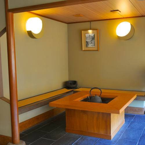 館内の囲炉裏 / 2