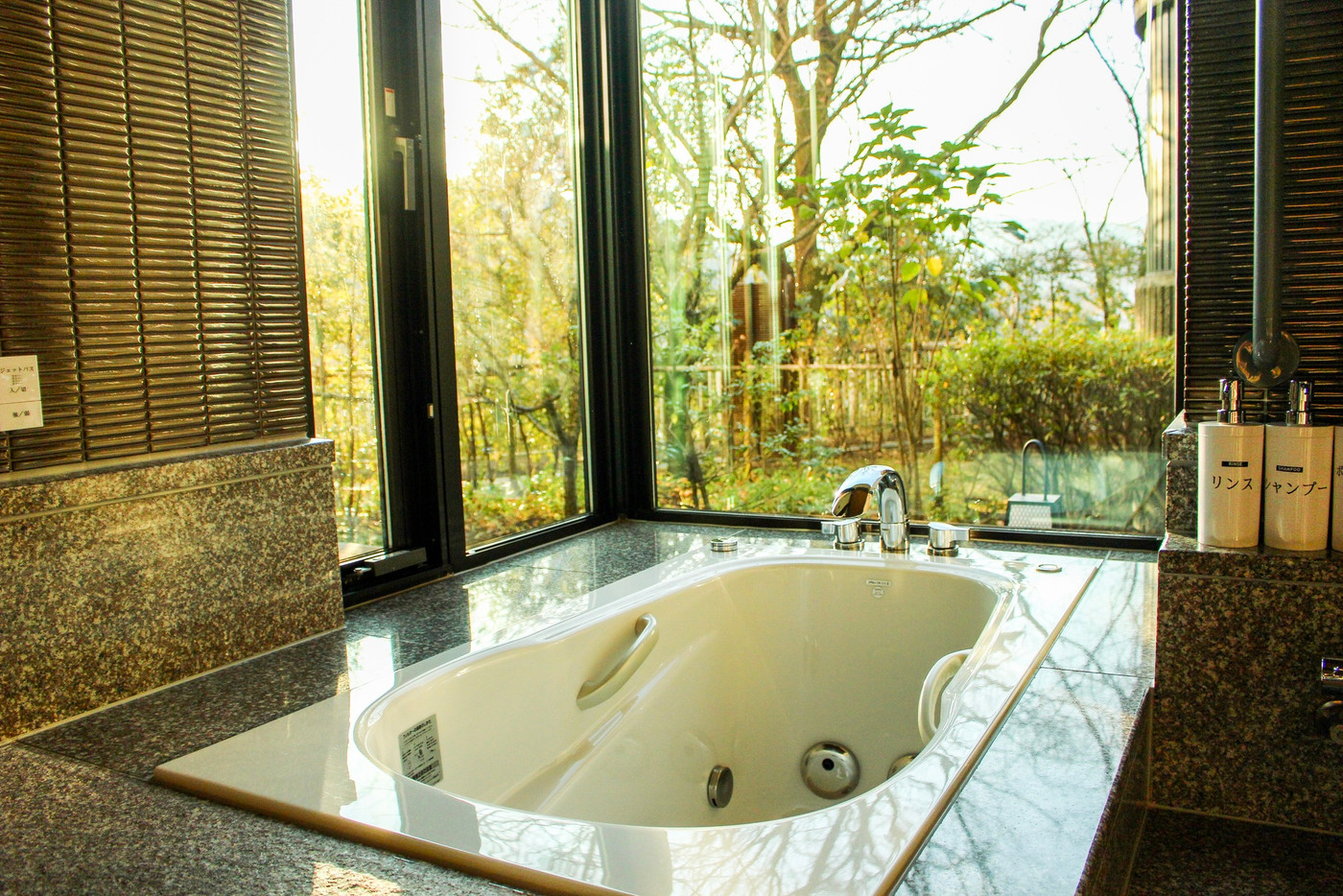 お部屋出しのお菓子にも注目！和室でまったりリラックス1830568