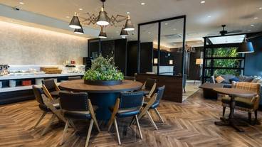 内部エントランス / 2