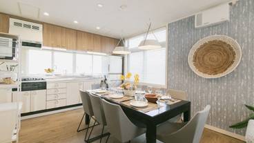 客室内のダイニングエリア / 27