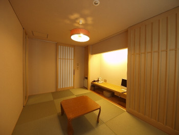 駅から約3分の好立地4087327