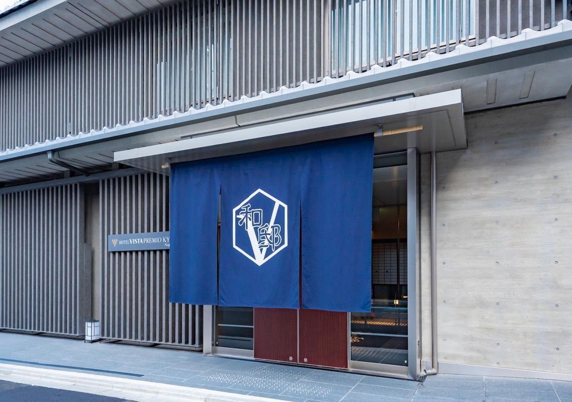 入口の暖簾(のれん)