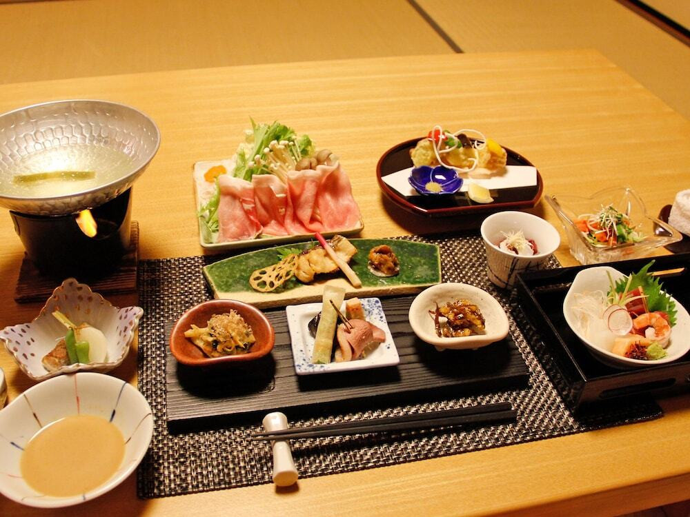 医食同源がテーマの懐石料理や体に優しい温泉が楽しめる宿4255212