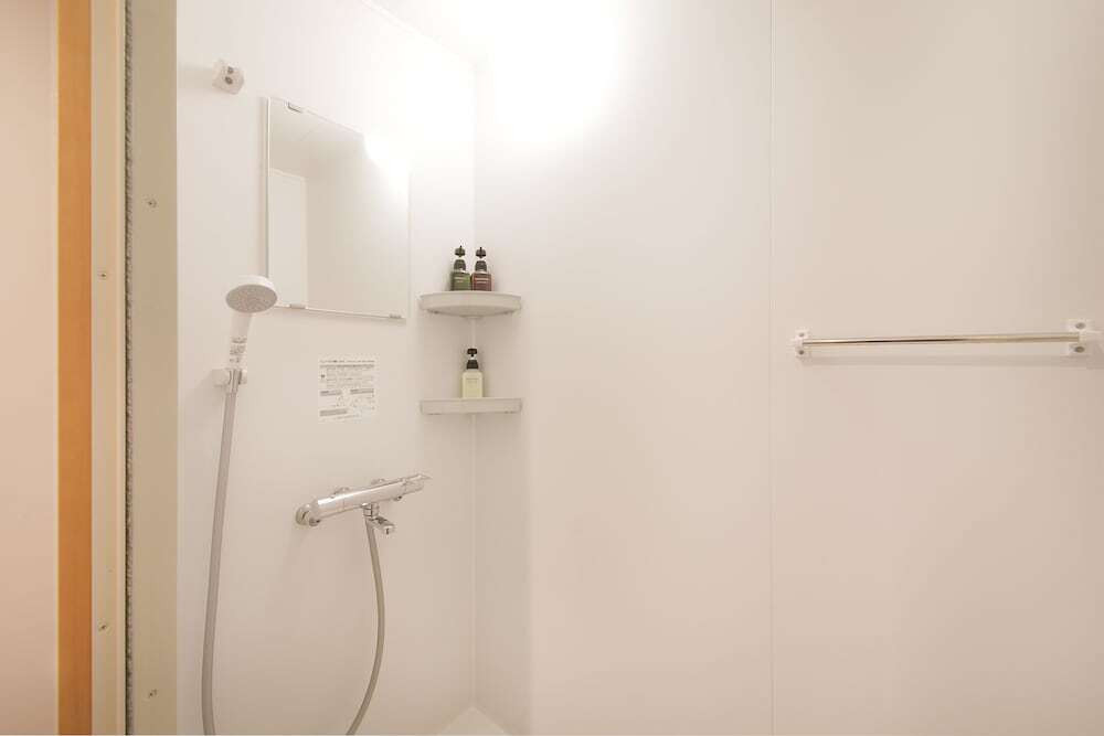 バスルームのシャワー