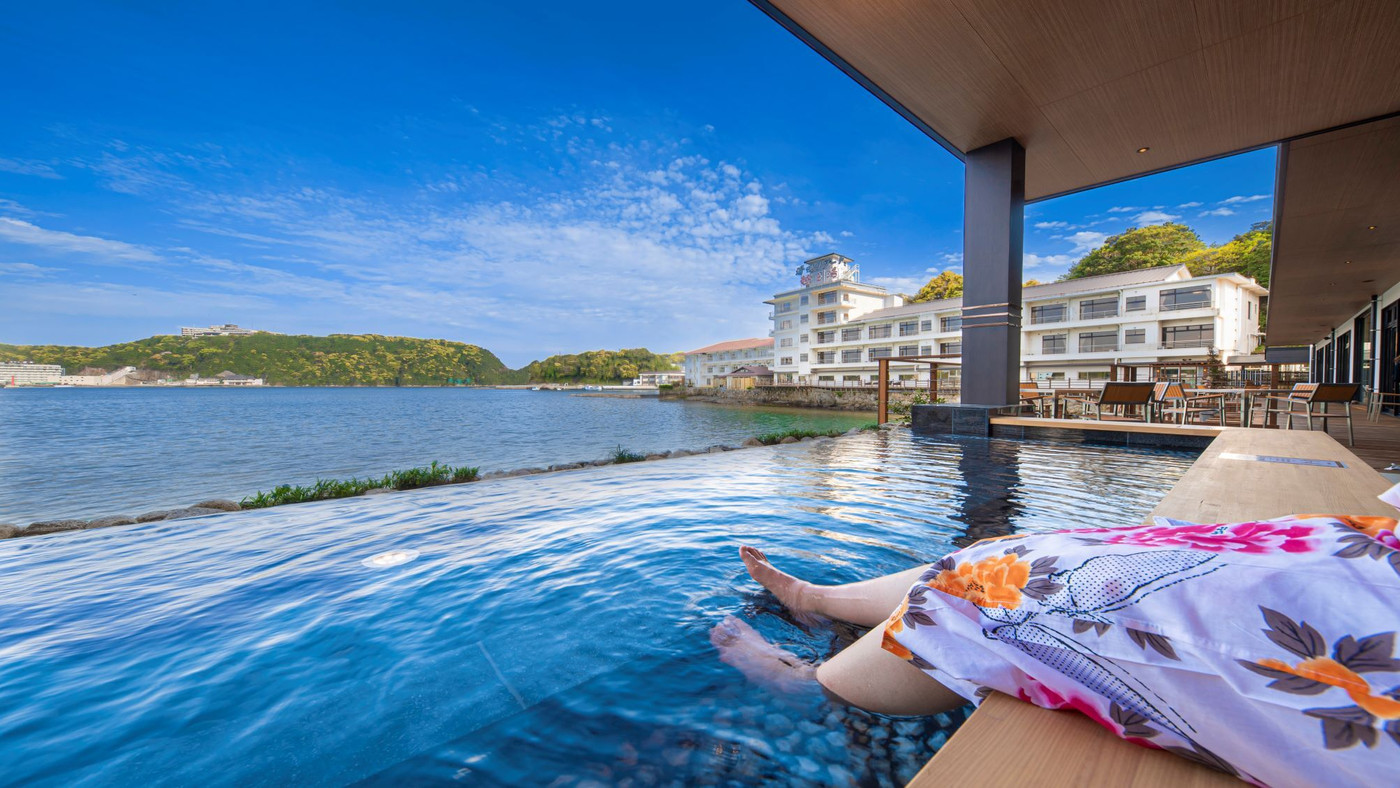 オーシャンビューの温泉で疲れがほぐれる源泉掛け流しのお宿3529906