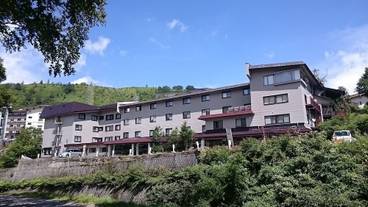 施設の正面 / 3