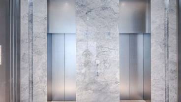 内部エントランス / 2