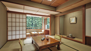 [禁煙] 和室8畳 (川側）