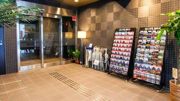 内部エントランス / 2