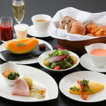 富良野の朝食付きホテルで北の大地の恵みを味わう。泊まるのが楽しくなる7選／北海道