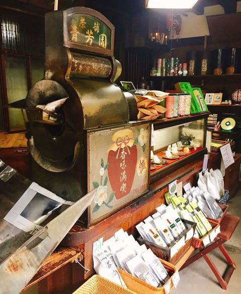 客室には田村青芳園茶舗のお茶が / 4