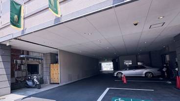 バリアフリー駐車場 / 1