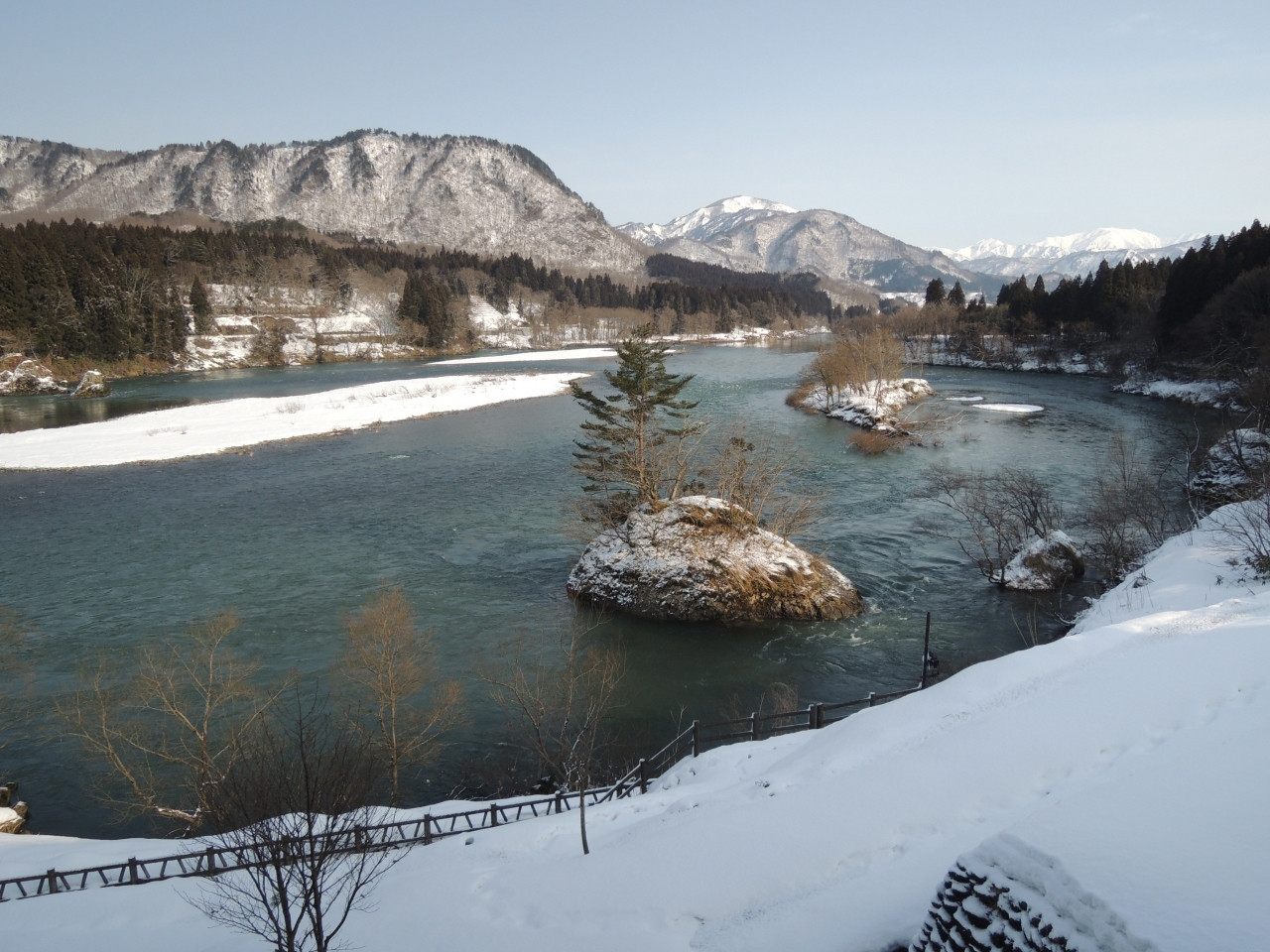 雄大な自然に包まれて過ごす3397629