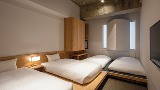 Moderate Large with Japanese-style