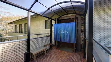 施設の入り口 / 22