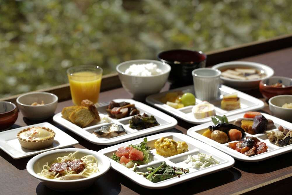 夜はお部屋で女子会、朝はおいしいバイキングを♪3388768