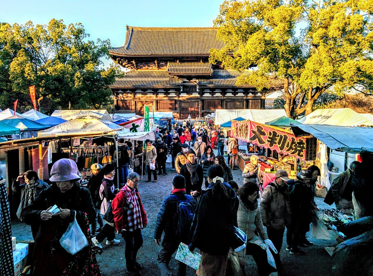 春の京都　東寺　金堂