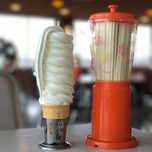 奇跡の復活!岩手「マルカンビル大食堂 」で巨大ソフトクリームを食べよう♪