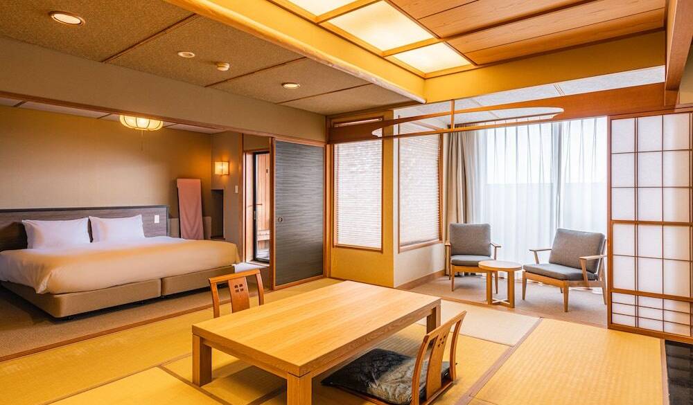 温泉露天風呂付和室特別室 / 1