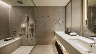 ジュニア スイート ダブルベッド 1 台 コーナー