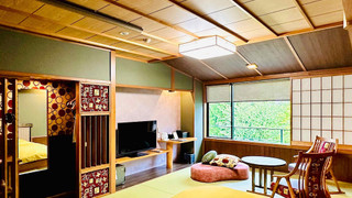 [禁煙] 東館 庭園眺望 モダン和室13畳 バス/トイレ/洗面付