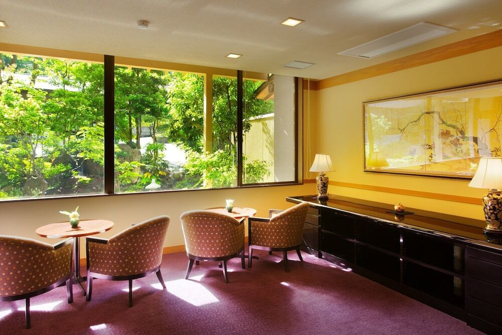 加賀水引の灯りでくつろぐ「ライブラリー」3925757