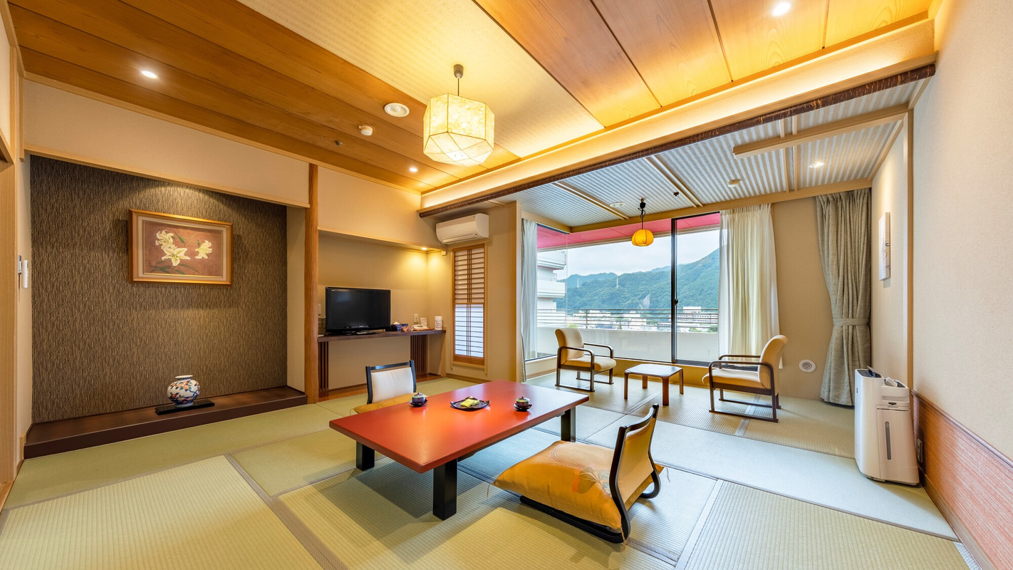 本館和室一例／本間10畳