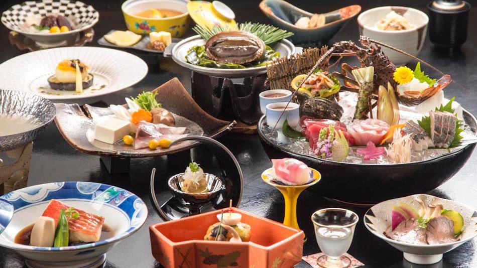 伊豆の幸が
盛りだくさんの夕食 / 1